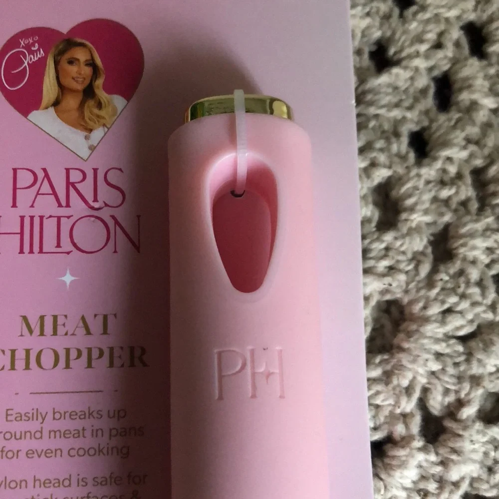 Paris Hilton Pink Kitchen Meal Chopper - Soft Pink Finish